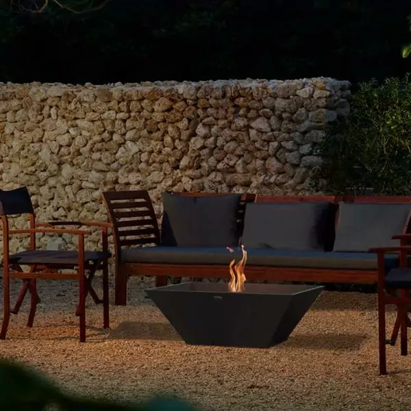 Nova 850 Fire Pit: A linear twist on a modern classic - EcoSmart Fire